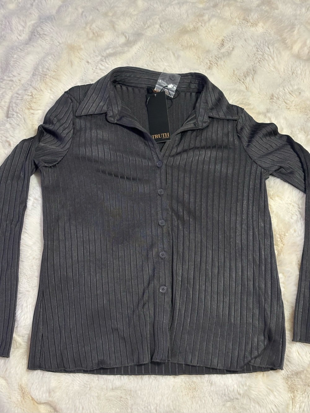 NWT Truth By Republic dark gray long sleeve button-up stretch top, size Medium